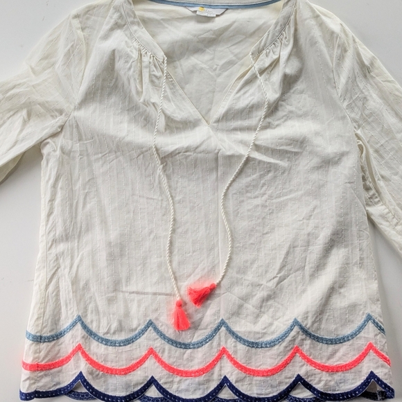 BODEN Willa Embroidered Peasant Top Scallops Tassel Ties Blouse Beach Size 6 Exc - Picture 2 of 4